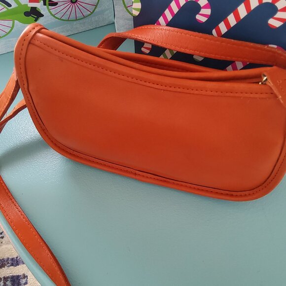 Vintage Coach Wendie Crossbody Handbag 9031 in Tangerine Rare Color + Hangtag - Picture 4 of 9